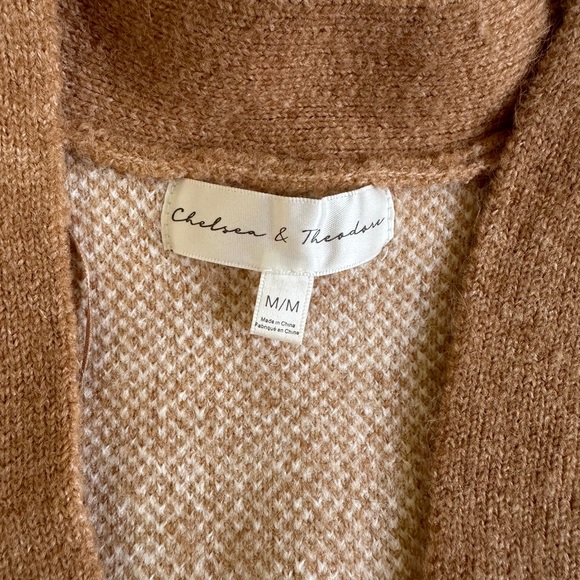 Chelsea & Theodore floral sweater - Picture 3 of 3